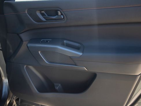 Used 2025 Nissan Pathfinder Rock Creek AWD/4WD image 9