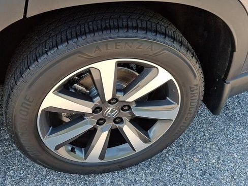 Certified 2023 Honda Pilot Touring image 5