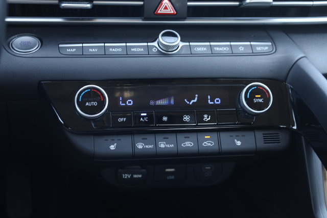 Used 2025 Hyundai Elantra SEL FWD image 23