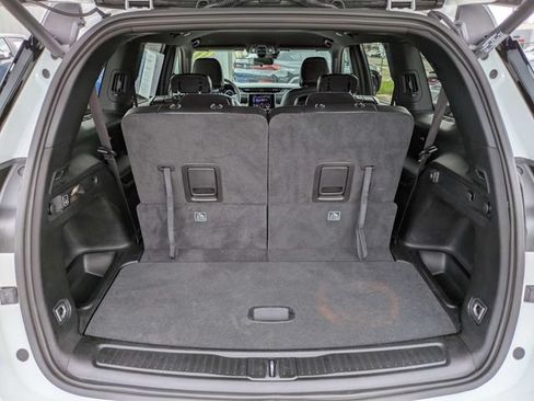 Used 2025 Jeep Grand Cherokee L Laredo RWD image 13