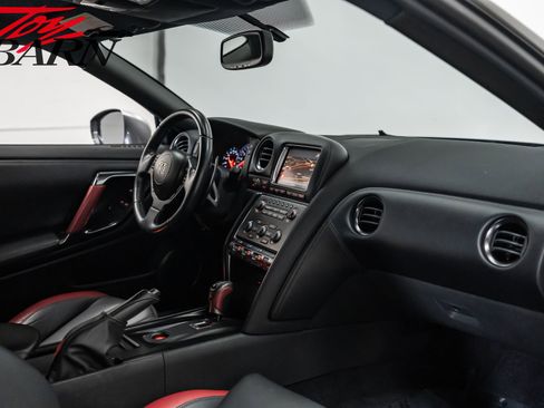 Used 2013 Nissan GT-R Black Edition image 49