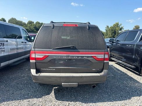 Used 2015 Lincoln Navigator 2WD image 4