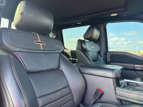 Used 2024 Ford F250 Platinum image 12