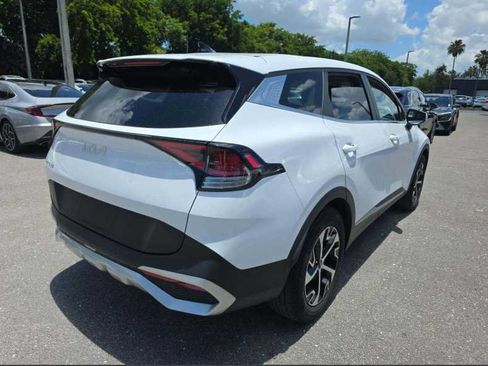 Used 2024 Kia Sportage EX FWD image 2