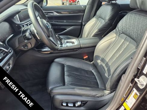 Used 2021 BMW 740i w/ M Sport Package RWD image 27