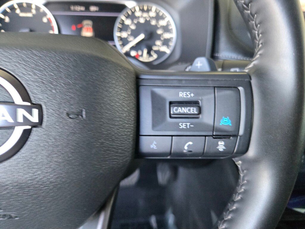 Used 2025 Nissan Rogue SV AWD/4WD image 23