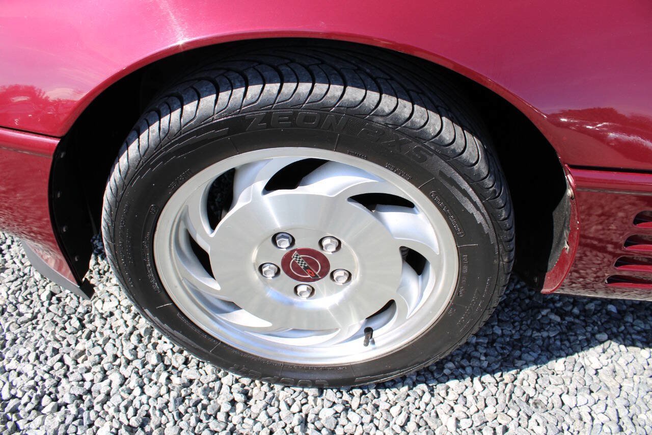 Used 1993 Chevrolet Corvette Convertible RWD image 19