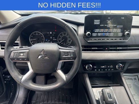 Used 2023 Mitsubishi Outlander SE FWD image 25
