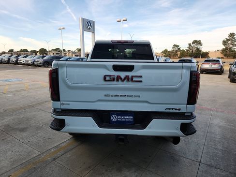 Used 2025 GMC Sierra 2500 AT4 image 6