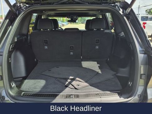 Used 2025 Jeep Grand Cherokee Altitude image 12