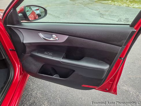 Used 2024 Kia Forte LXS w/ LXS Technology Package image 30