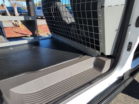 Used 2020 Ford Transit Connect XLT image 47