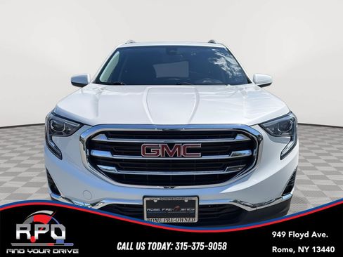 Used 2021 GMC Terrain SLT w/ Infotainment Package II AWD/4WD image 8