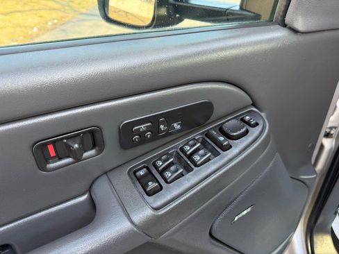 Used 2006 Chevrolet Silverado 3500 LT w/ Heavy-Duty Power Package image 16