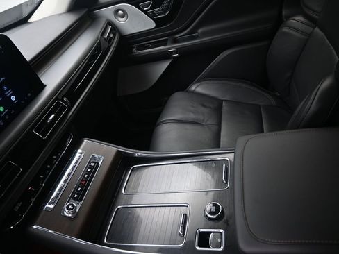 Used 2025 Lincoln Aviator Reserve w/ Equipment Group 201A image 21