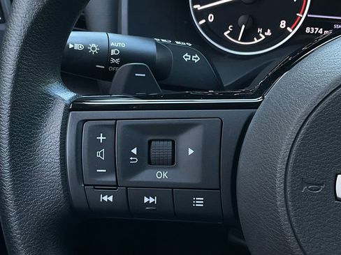 Used 2023 Nissan Rogue SV image 23