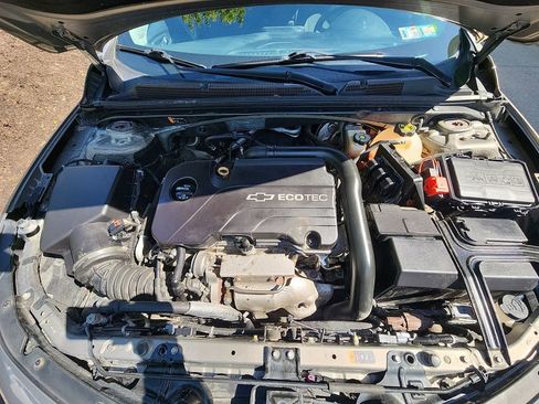 Certified 2017 Chevrolet Malibu LT FWD image 28