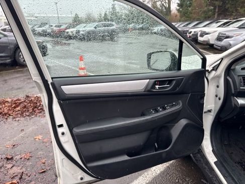Used 2015 Subaru Outback 2.5i Premium image 10