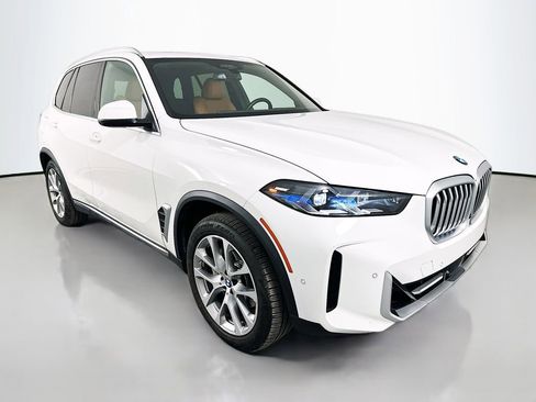 Certified 2024 BMW X5 sDrive40i w/ Premium Package RWD image 3