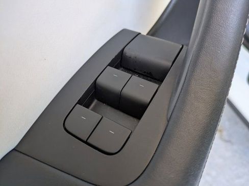 Used 2022 Tesla Model Y Performance image 21