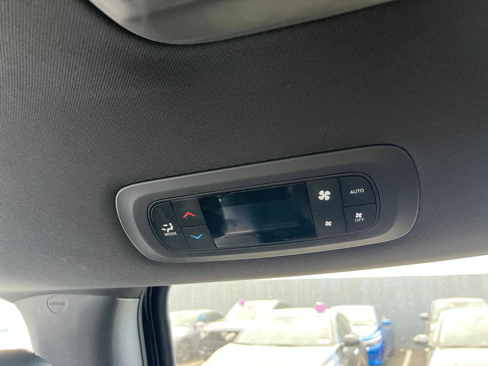 Used 2025 Chrysler Pacifica Select FWD image 24
