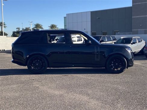 Used 2023 Land Rover Range Rover Long Wheelbase SE image 26