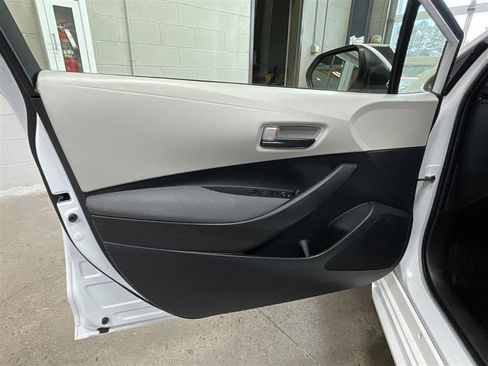 Used 2022 Toyota Corolla LE FWD image 10