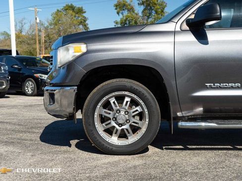 Used 2017 Toyota Tundra SR5 image 11