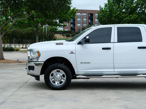 Used 2020 RAM 2500 Tradesman w/ Chrome Appearance Group image 11