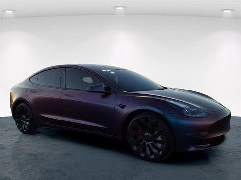 Used 2023 Tesla Model 3 Performance image 4