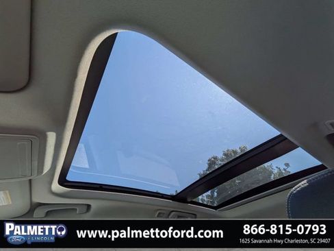 Used 2022 Ford Escape SE w/ SE Sport Appearance Package FWD image 21