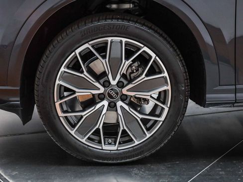 Certified 2025 Audi Q5 2.0T Premium Plus w/ Premium Plus image 13