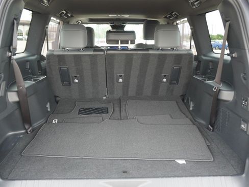 Used 2024 Lexus GX 550 w/ Cold Area Package AWD/4WD image 38
