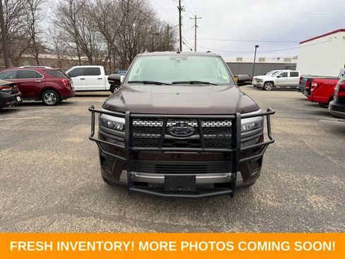 Used 2024 Ford Expedition XLT image 2