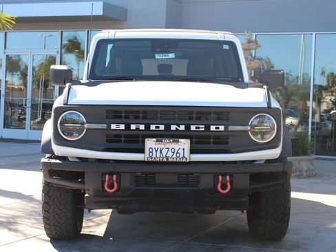 Used 2021 Ford Bronco Black Diamond image 4