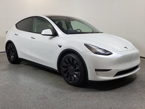 Used 2024 Tesla Model Y Performance AWD/4WD image 1