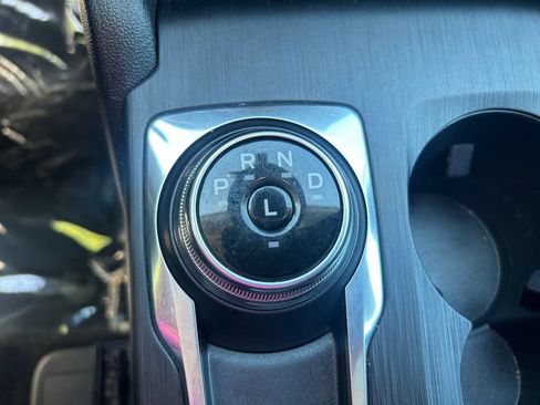 Used 2022 Ford Escape SEL AWD/4WD image 22