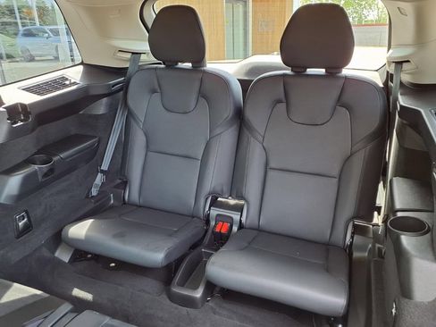 Certified 2023 Volvo XC90 B6 Plus w/ Protection Package AWD/4WD image 9