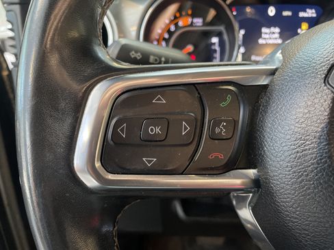 Used 2019 Jeep Wrangler Unlimited Sahara AWD/4WD image 19