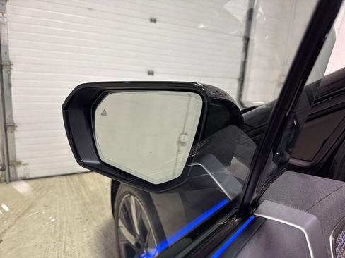 Used 2025 BMW iX M60 image 11