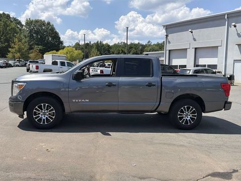 Used 2024 Nissan Titan SV AWD/4WD image 10