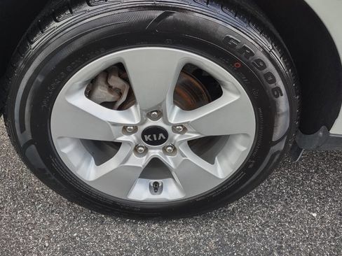 Used 2017 Kia Soul w/ Convenience Package image 36