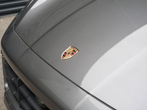Certified 2025 Porsche Cayenne GTS AWD/4WD image 22