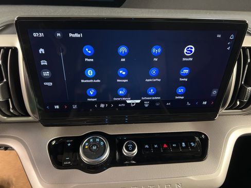 New 2025 Ford Expedition Active image 9