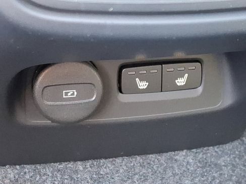 New 2026 Volvo XC40 B5 Plus w/ Protection Package Premier image 6