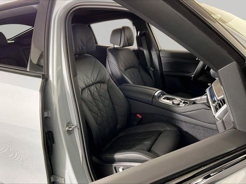 New 2026 BMW X6 xDrive40i w/ Climate Comfort Package AWD/4WD image 16