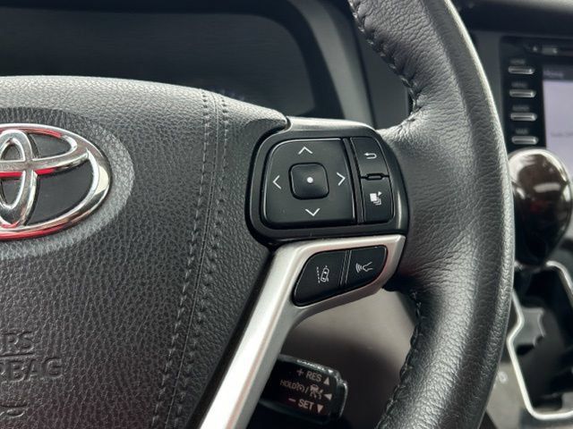 Used 2020 Toyota Sienna XLE FWD image 43
