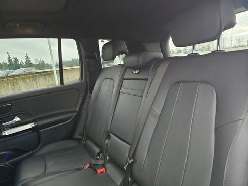 Used 2022 Mercedes-Benz EQB 350 4MATIC image 28