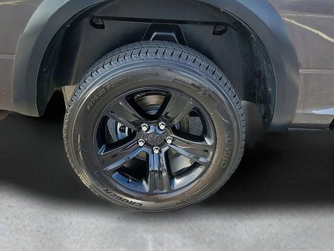 Used 2024 RAM 1500 Classic SLT AWD/4WD image 7