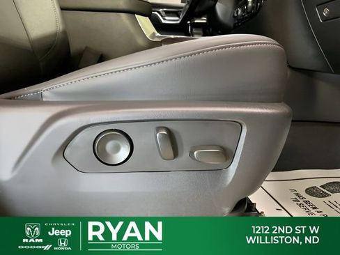 Used 2023 Chevrolet Silverado 1500 LTZ AWD/4WD image 30